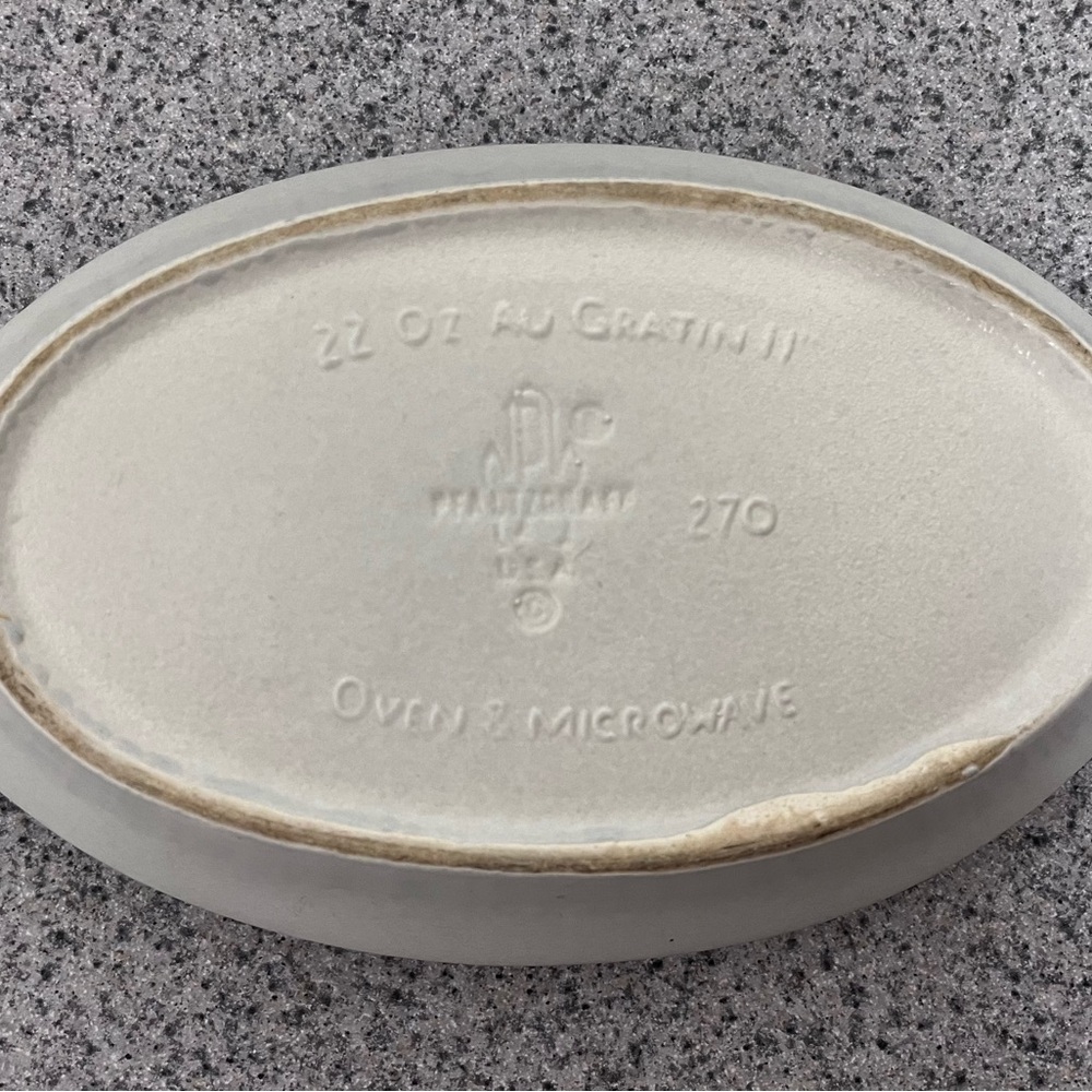 Pfaltzgraff Augratin Dish Yorktowne Pattern - Picture 3 of 3